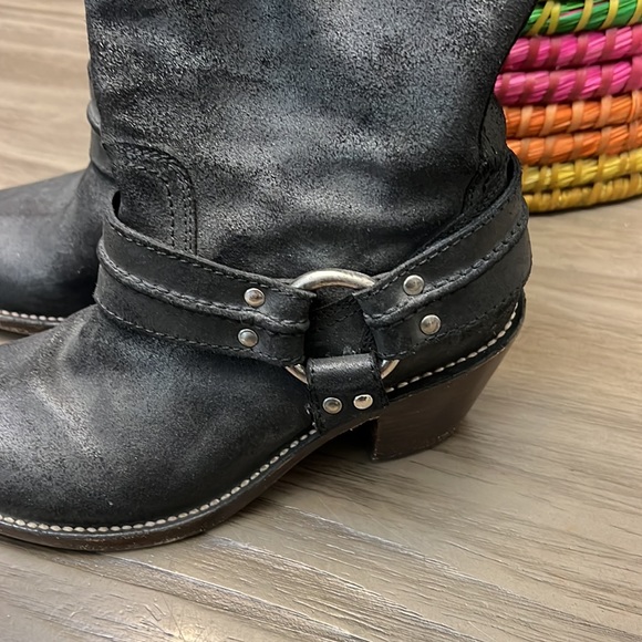 FRYE CARMEN HARNESS BLACK LEATHER BOOTS 7.5 - Picture 3 of 16